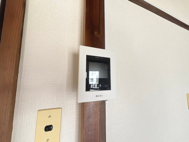 安心のモニター付きインターホン★