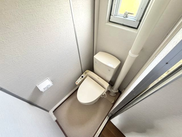 窓付きのトイレ★