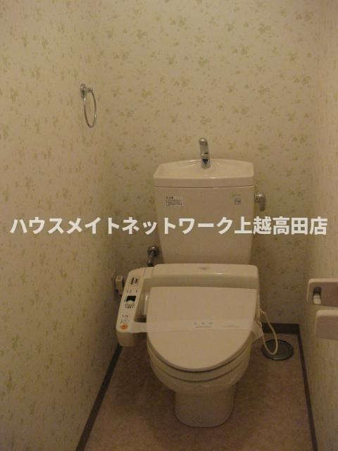 ベロウ上越のトイレ|温水洗浄暖房便座