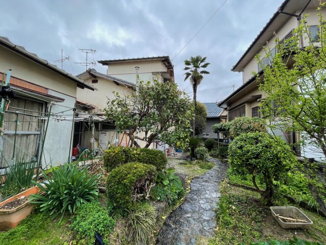 荒木町荒木土地の周辺