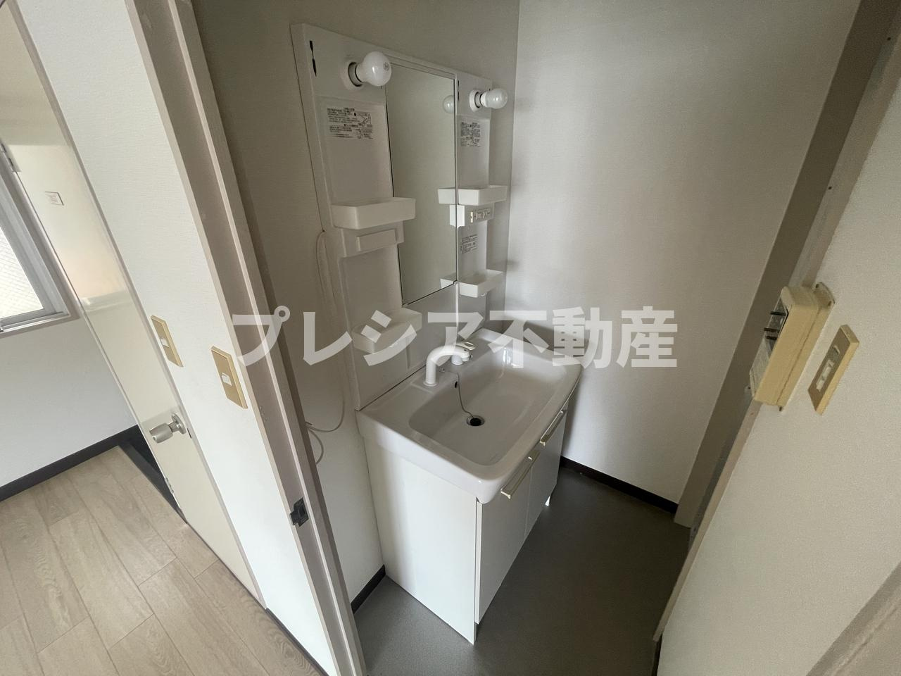 パティオ甲子園口の独立洗面台