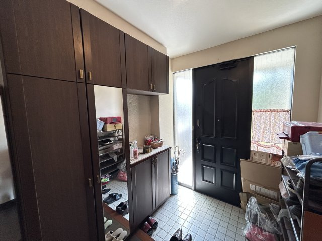 羽ノ浦町岩脇奥ノ谷中古戸建ての玄関