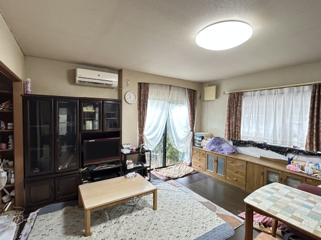 羽ノ浦町岩脇奥ノ谷中古戸建ての居間・リビング