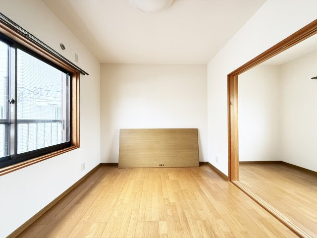 一宮中町貸家の洋室