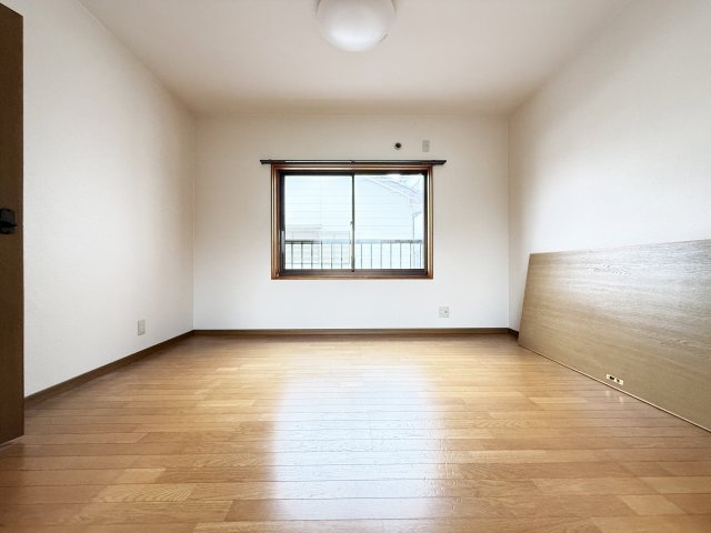 一宮中町貸家の洋室