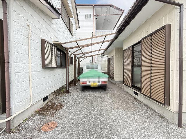 一宮中町貸家の駐車場