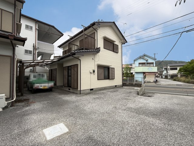 一宮中町貸家の駐車場