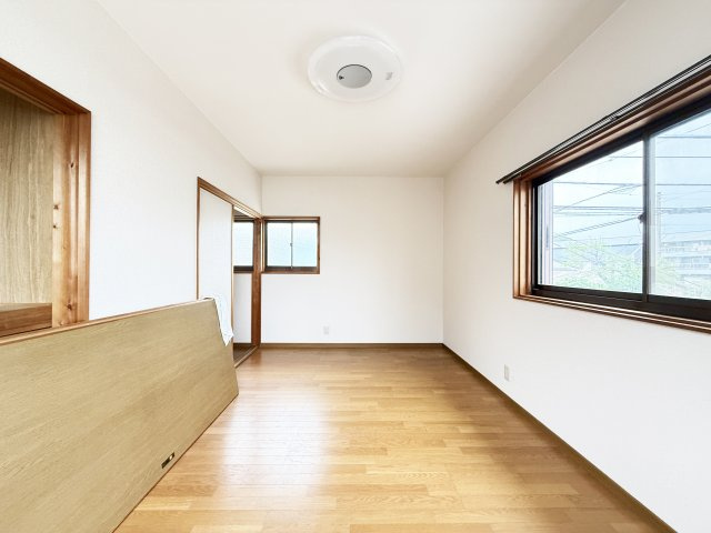一宮中町貸家の洋室