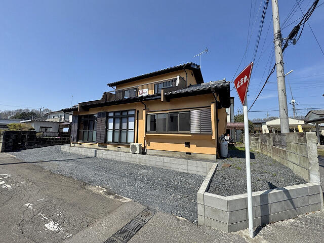 宇都宮市氷室町　3ＬＤＫ　中古住宅の駐車場