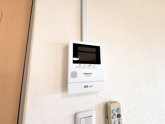 安心のモニター付きインターホン★