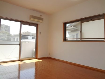 久留米市東櫛原町の賃貸マンションの居間・リビング|おしゃれな居間です