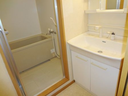 久留米市東櫛原町の賃貸マンションの洗面所|コンパクトで使いやすい洗面所