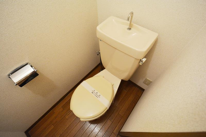 シンプルで使いやすいトイレです♪