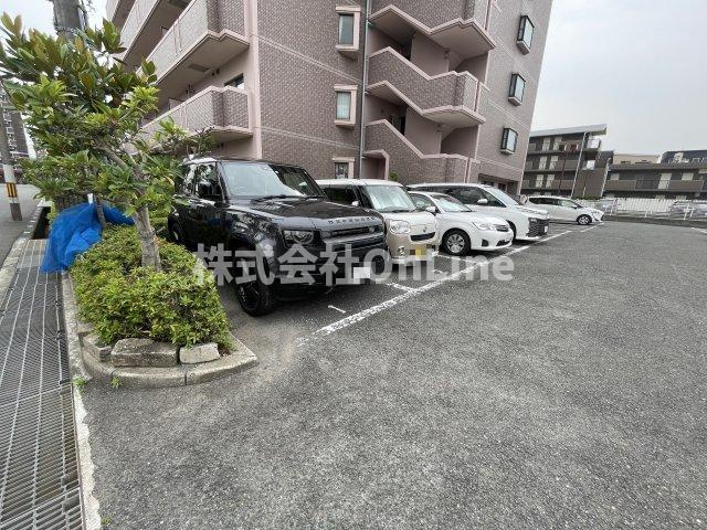 【駐車場】