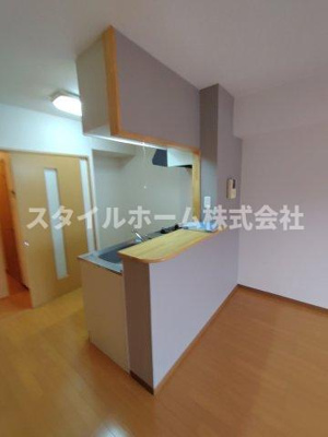 【内装】 | モンプリエール | 同建物内別部屋の写真です。