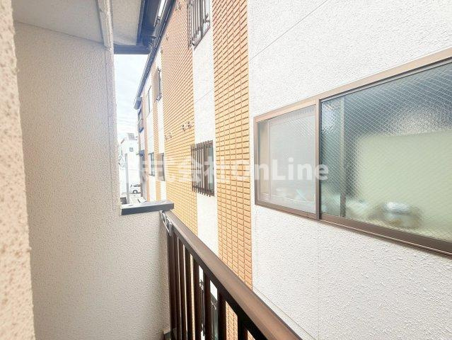 八尾市本町５丁目のアパートのバルコニー