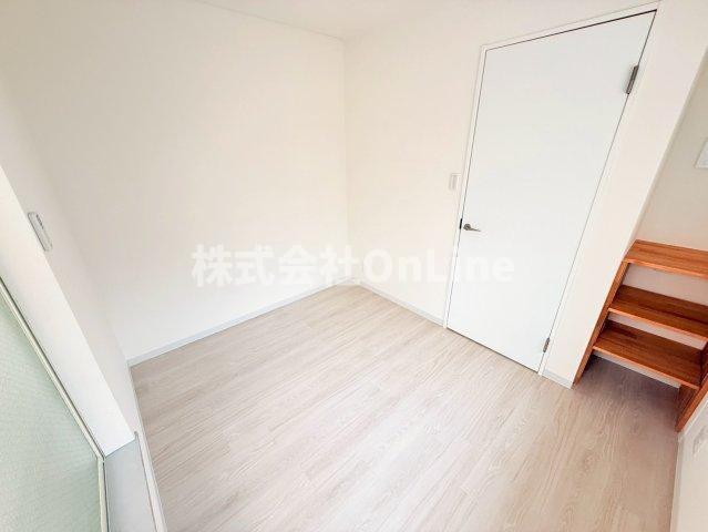 八尾市本町５丁目のアパートの居間・リビング