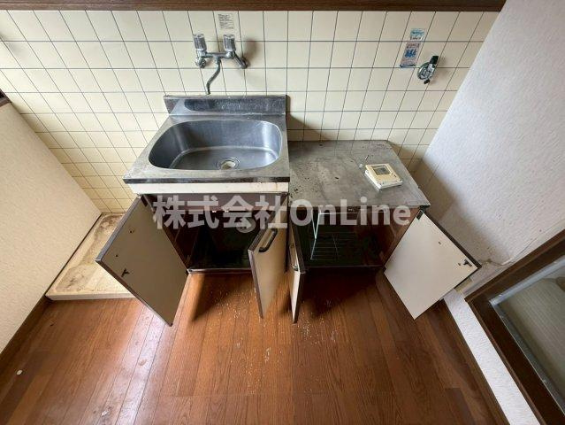 八尾市東山本町５丁目のアパートの収納