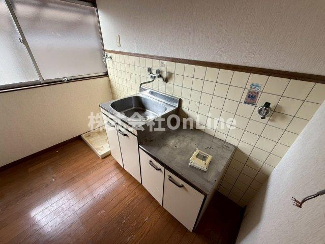 八尾市東山本町５丁目のアパートのキッチン