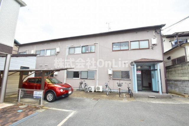 八尾市東山本町５丁目のアパートの外観