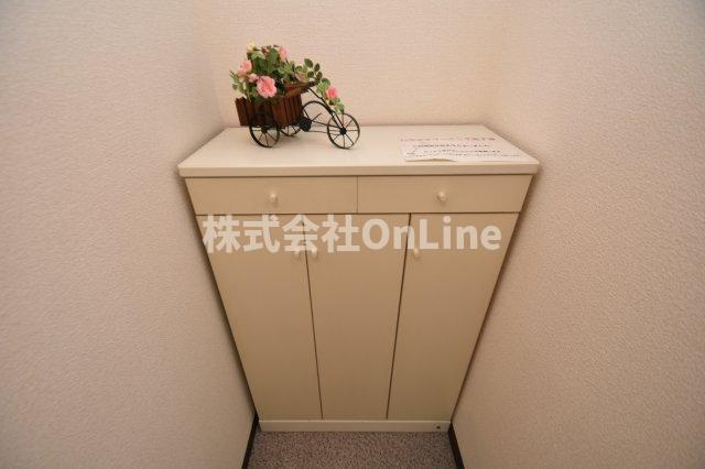 八尾市上之島町南１丁目のアパートの収納