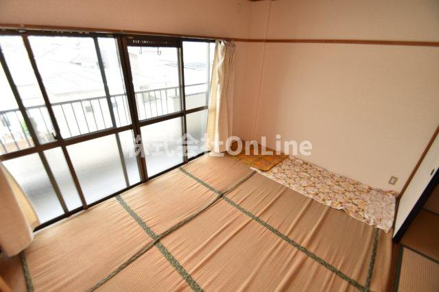八尾市上之島町南１丁目のアパートの和室