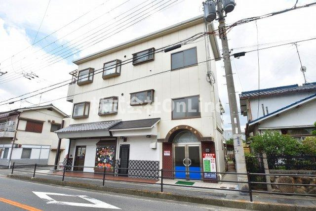八尾市上之島町南１丁目のアパートの外観