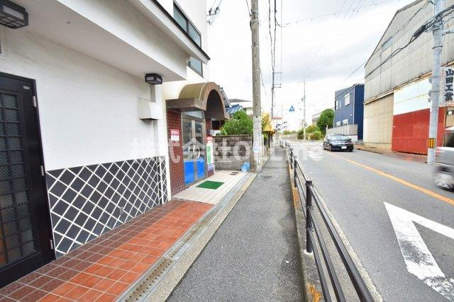 八尾市上之島町南１丁目のアパートの周辺