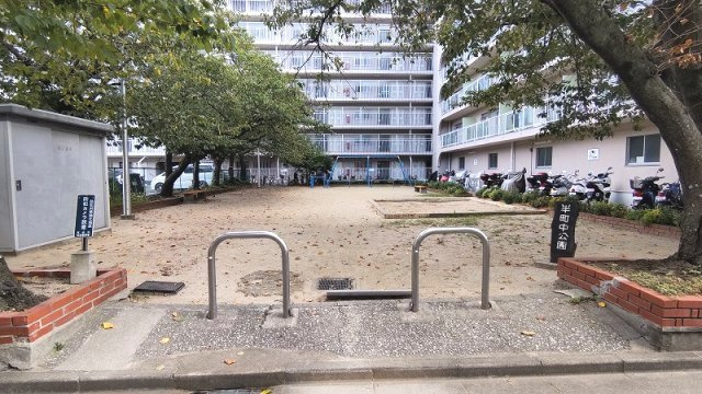 日商岩井箕面ハイツ C棟のその他|敷地内公園