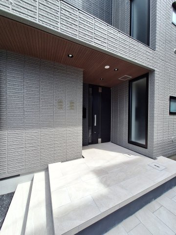 ＣＩＴＲＵＳ　Ｒｅｓｉｄｅｎｃｅ　東棟のエントランス