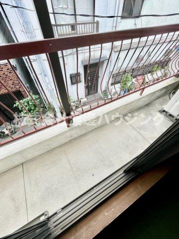 垣内町借家のバルコニー