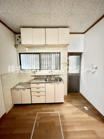 垣内町借家の居間・リビング