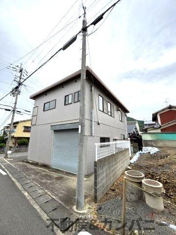 畑寺4丁目の2階建店舗　松山市畑寺4丁目売店舗の外観|物件の外観です