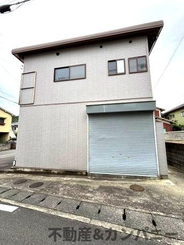 畑寺4丁目の2階建店舗　松山市畑寺4丁目売店舗の外観|外観です