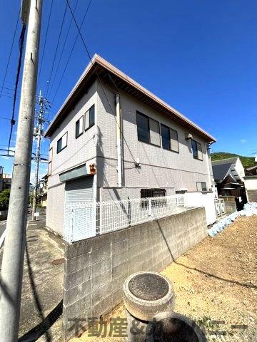 畑寺4丁目の2階建店舗　松山市畑寺4丁目売店舗の外観|物件の外観です