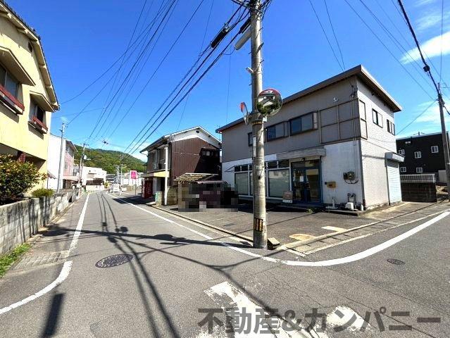 畑寺4丁目の2階建店舗　松山市畑寺4丁目売店舗の外観|外はこのようになっています