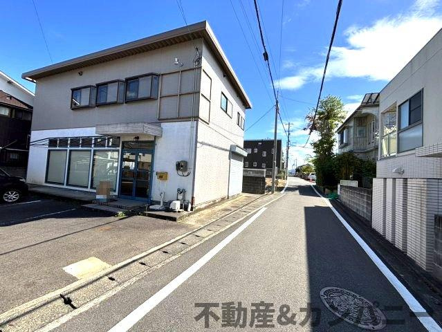 畑寺4丁目の2階建店舗　松山市畑寺4丁目売店舗の外観|物件の外観です