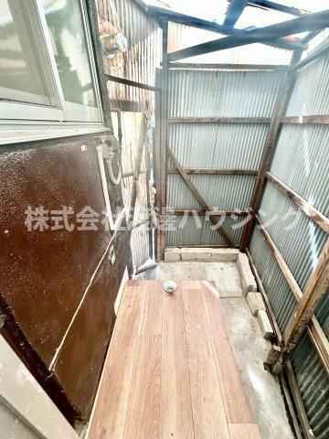 萱島東3丁目一戸建の設備|室外洗濯機置場