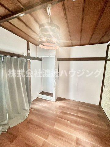 萱島東3丁目一戸建の洋室