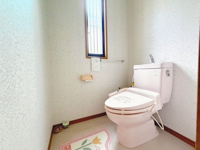 戸建　宍粟市一宮町公文のトイレ