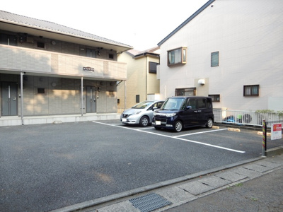 敷地内駐車場（有料・要空き確認）