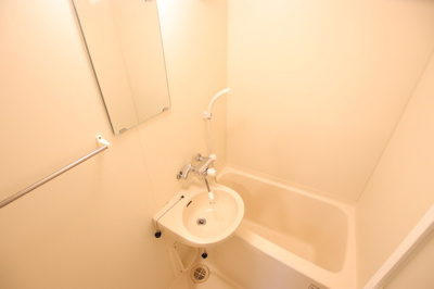 生活便利なバス・トイレ独立タイプ。