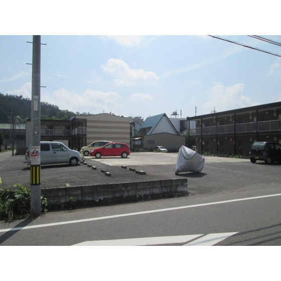 岐阜市月ノ会町２丁目の駐車場の外観