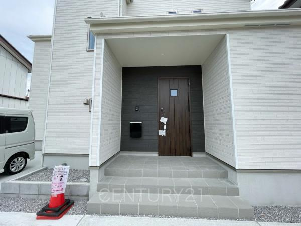 前橋市上新田町A号棟の玄関