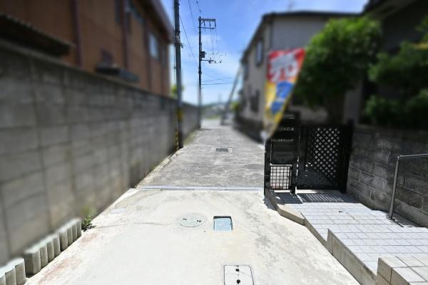 葛城市南今市　一戸建の前面道路含む現地写真|■現地撮影写真■閑静な住宅地内で穏やかな暮らし！