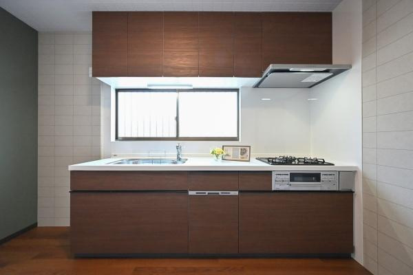 葛城市南今市　一戸建のキッチン|■現地撮影写真■収納力と使いやすさを追求したシステムキッチンです！