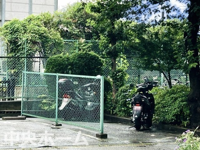 隅田グリーンマンションの駐車場|【バイク置場】最新の空き状況や費用などの詳細は担当スタッフまでお問い合わせください。