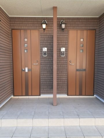 ニューライズ和Ｃの玄関