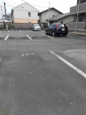 ペルレパークＢの駐車場