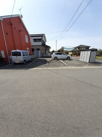 メープルタウンＢの駐車場